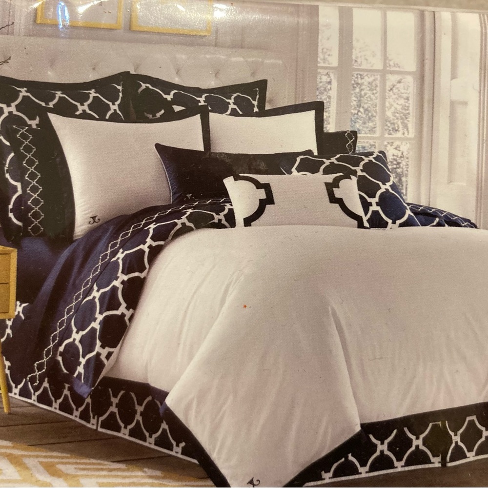 West Point Home Copley Collection Hampton links duvet fill/queen
